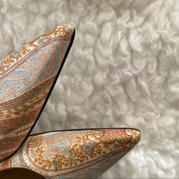 Elegant Multicolor Slingback Heels - Picture 4 of 9